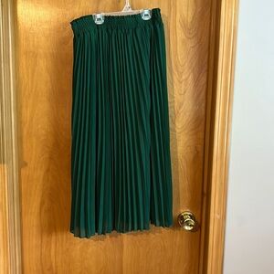 Pleated skirt